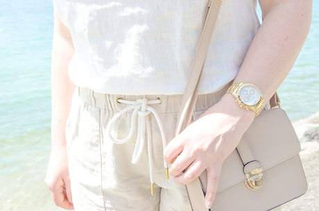 Look con prendas de lino, imprescindible para el verano. 