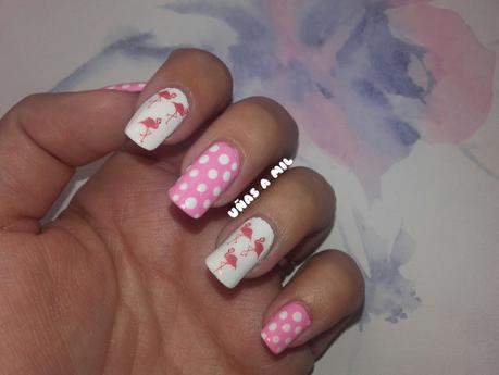 uñas_a_mil_diseño_decoración_nail_art_water_decals_flamencos_flamingos_puntos_rosa_blanco_dooting_tool (3)