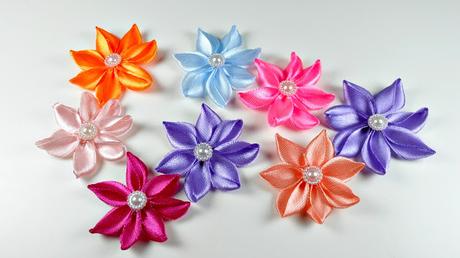 Flores con cintas de raso (Kanzashi)