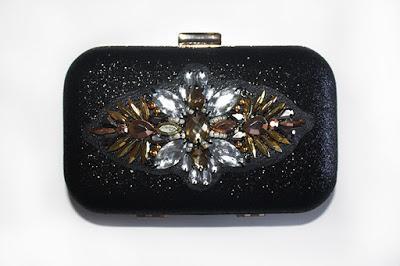 Bolso joya negro con pedreria en tonos metalizados y dorados