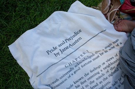 Complemento ideal para los amantes de los libros en verano: toalla de Orgullo y prejuicio