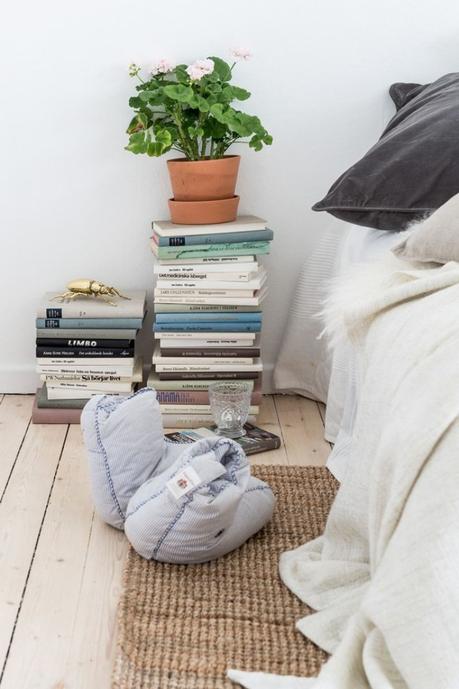 Plantas en el dormitorio estilo nórdico escandinavo decorar con plantas flores decoración pisos pequeños decoración dormitorio decoración comedor decoración colores claros blog decoración nórdica 