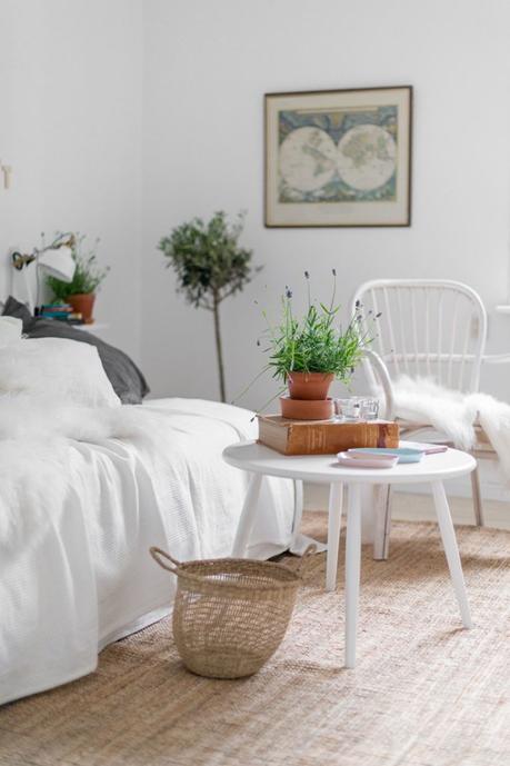 Plantas en el dormitorio estilo nórdico escandinavo decorar con plantas flores decoración pisos pequeños decoración dormitorio decoración comedor decoración colores claros blog decoración nórdica 