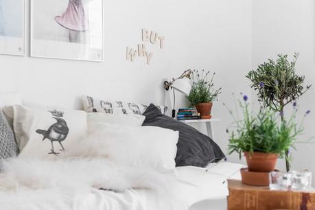 Plantas en el dormitorio estilo nórdico escandinavo decorar con plantas flores decoración pisos pequeños decoración dormitorio decoración comedor decoración colores claros blog decoración nórdica 