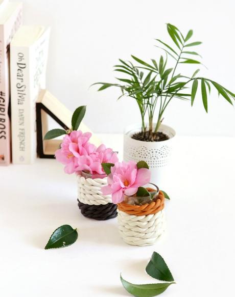 DIY transformar vasos en floreros de arcilla