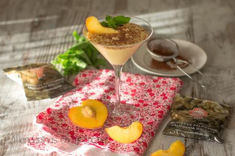 como preparar Smoothie de melocotón, aceite de coco, helado de vainilla, nueces de california y cacao