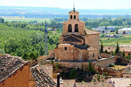 San Esteban de Gormaz. ¿Sabes cuál es la primera iglesia con una galería porticada románica?. A mí me maravilló