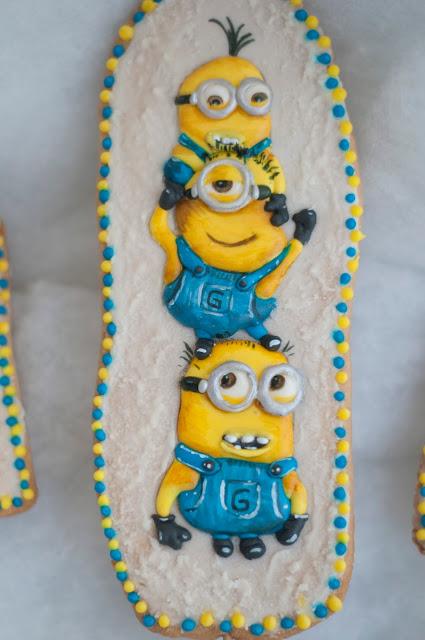 COOKIE CAKE MINIONS