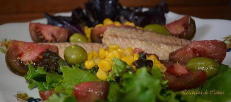 Ensalada de lechuga y caballa