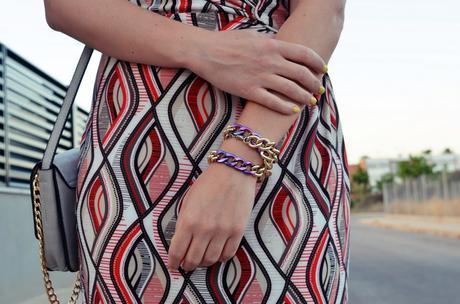 Vestido estampado y complementos en gris Look_Vestido estampado y complementos en gris_mivestidoazul (14)