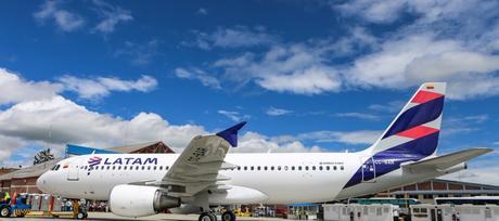 Primer avión con la marca LATAM llega a Colombia