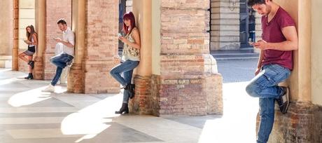 El abuso en uso de celulares aumenta deserción universitaria