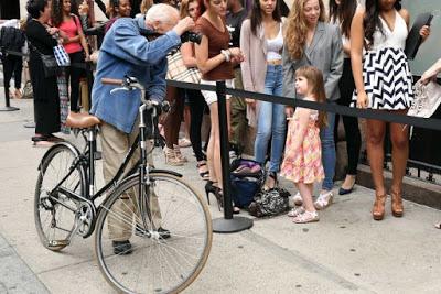 Bill Cunningham, New York Times, fotógrafo moda, New York, streetstyle, Suits and Shirts, fashion, fashion films, style, 