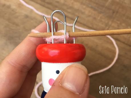 Cómo usar el tricotín.