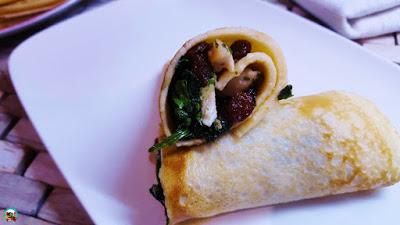 Rollos de crepes rellenos