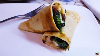 Rollos de crepes rellenos