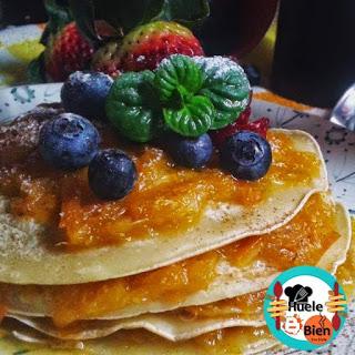 Rollos de crepes rellenos