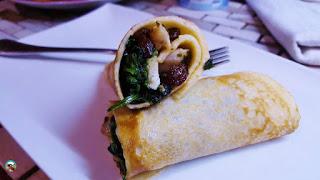 Rollos de crepes rellenos