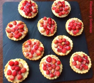 MINI TARTITAS DE FRESITAS DEL BOSQUE Y CREMA PASTELERA