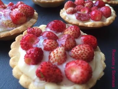 MINI TARTITAS DE FRESITAS DEL BOSQUE Y CREMA PASTELERA