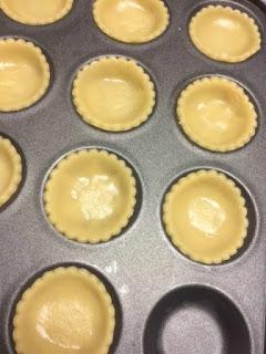 MINI TARTITAS DE FRESITAS DEL BOSQUE Y CREMA PASTELERA