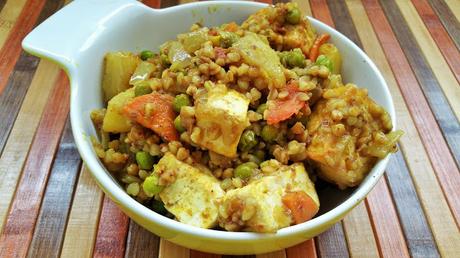 Trigo sarraceno con tofu y verduras