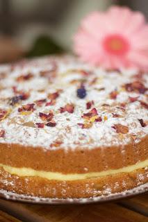 Bizcocho de pera y crema Bizcocho de pera y crema