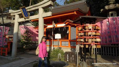 Kyoto;   el Santuario Yasaka-Jinja, el Parque Marauyama y un pequeño paseo por Gion