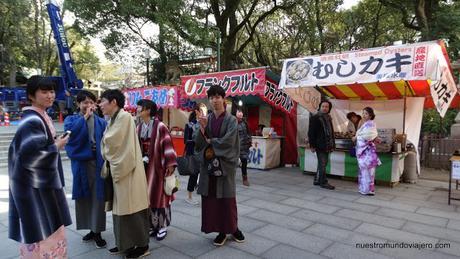 Kyoto;   el Santuario Yasaka-Jinja, el Parque Marauyama y un pequeño paseo por Gion