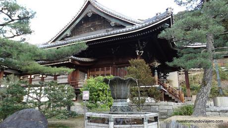 Kyoto;   el Santuario Yasaka-Jinja, el Parque Marauyama y un pequeño paseo por Gion