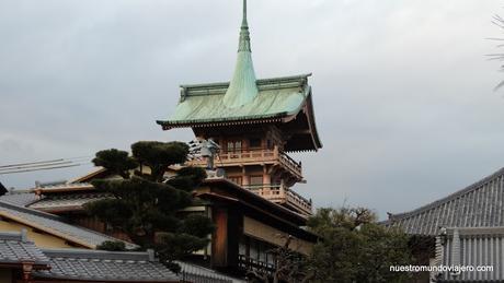 Kyoto;   el Santuario Yasaka-Jinja, el Parque Marauyama y un pequeño paseo por Gion