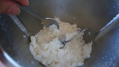 Harina de coco, mantequilla, leche en polvo y aceite de coco casero