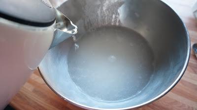 Harina de coco, mantequilla, leche en polvo y aceite de coco casero