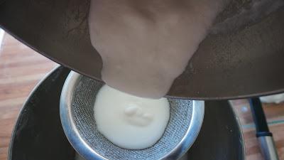 Harina de coco, mantequilla, leche en polvo y aceite de coco casero