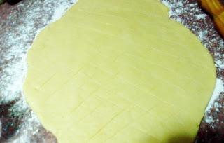 1. Dulces de Eid al Fitr 2016: Pastas de media luna de cacahuete