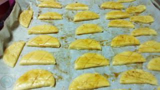 1. Dulces de Eid al Fitr 2016: Pastas de media luna de cacahuete