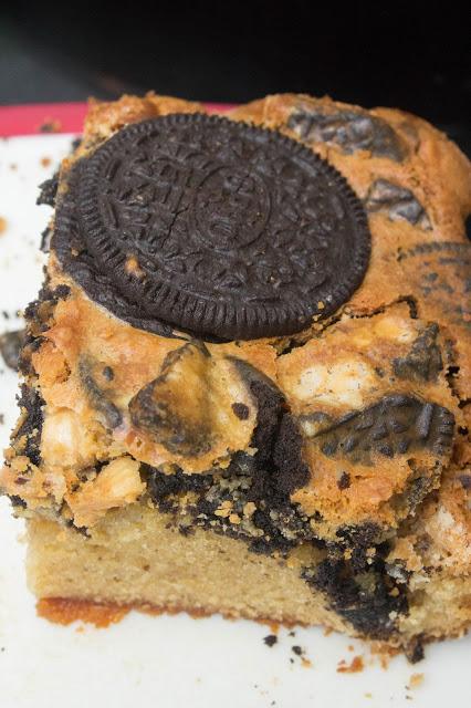 Brownie de chocolate blanco y oreos