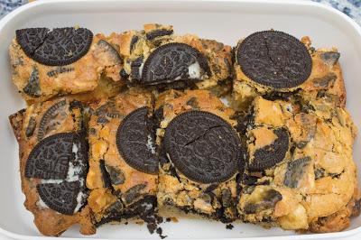 Brownie de chocolate blanco y oreos
