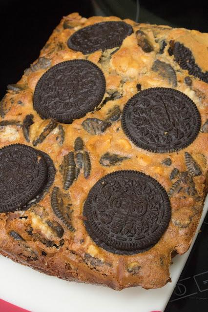 Brownie de chocolate blanco y oreos