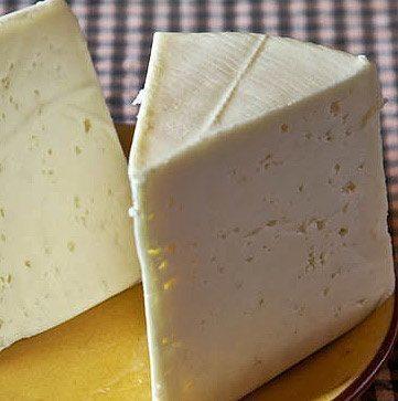 Tipos de quesos, variedades y cómo se elaboran Queso de cabra tierno
