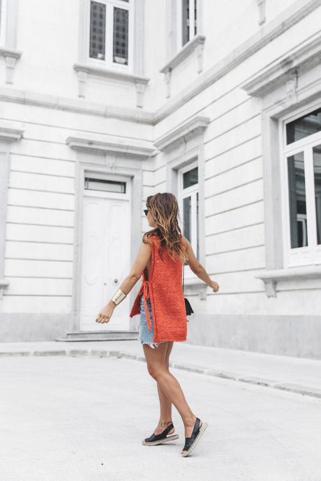 Summery_knit-Levis_Vintage_Skirt-Zalando_Espadrilles-Black_Sandals-Collage_Vintage_Horn_Necklace-Outfit-Street_Style-36