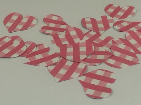 Como hacer flores de cartulina y Goma Eva