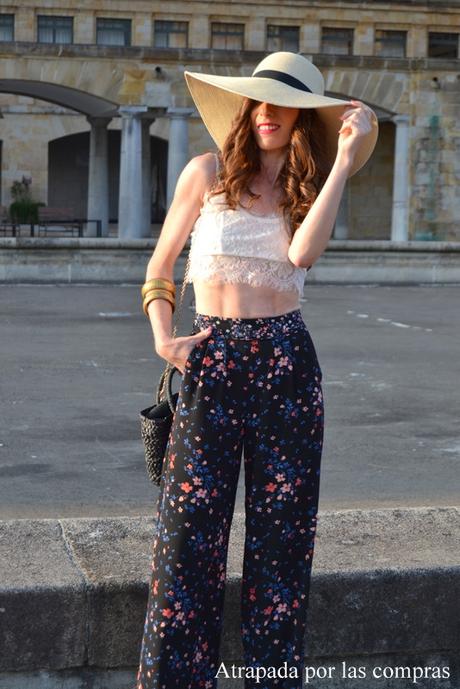 PANTALÓN PALAZZO Y CROP TOP DE ENCAJE