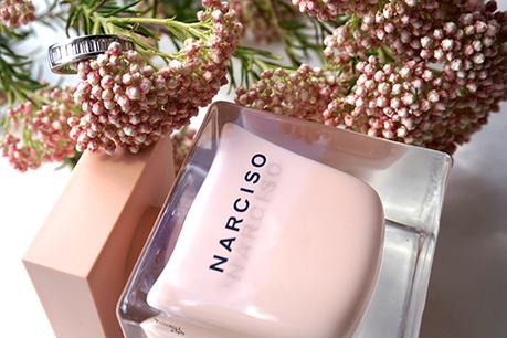 Narciso Eau de Parfum Poudrée; pasión y seducción natural