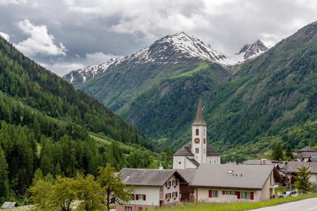 Pueblo de Kippel en el valle de Lötschental (cantón de Valais,...