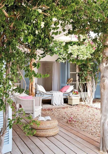 Con ganas de playa…. sí, yo. outdoor bed