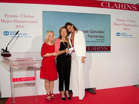 Premio Clarins Mujer Dinamizante & Donativo Aldeas Infantiles SOS 2016