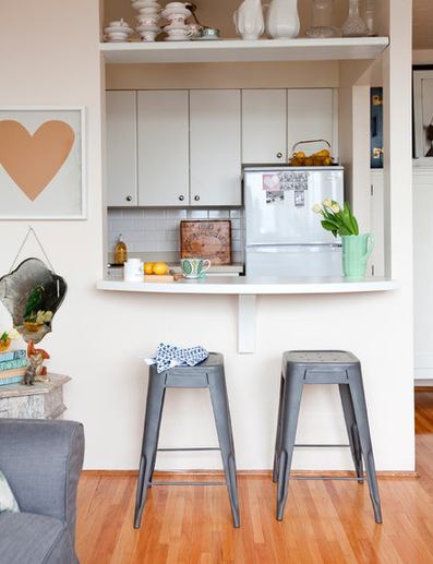http://www.houzz.es/ideabooks/63370342/list/8-taburetes-para-renovar-el-estilo-de-tu-cocina