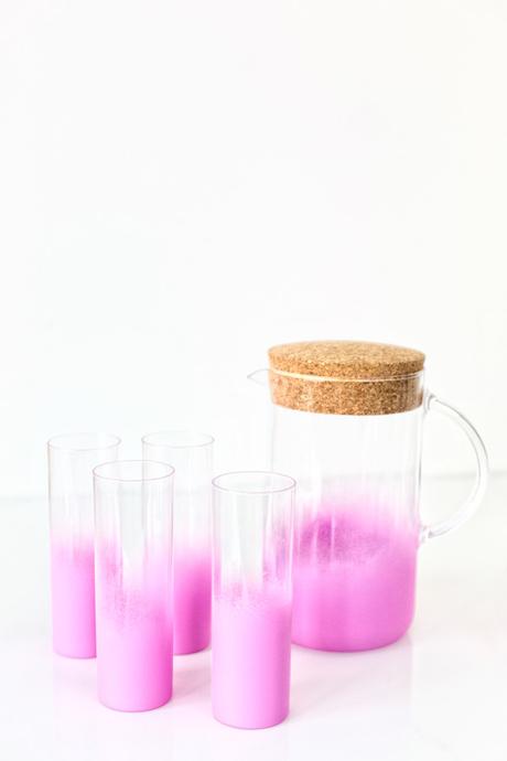 DIY: tunea esta jarra y vasos de Ikea con pintura de spray y lúcete en tus reuniones de verano