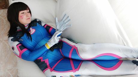 D.Va Overwatch cosplay D.Va Overwatch cosplay